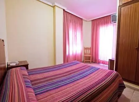 Central Hotel *