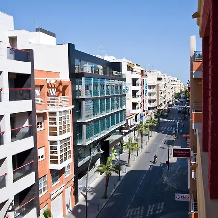 فندق Hotel Central Torrevieja *